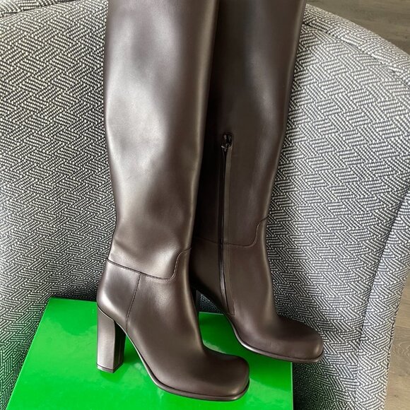 BOTTEGA VENETA 677272 Women's Tall Brown Leather heeled Boots Shoes, $1750 New - Picture 4 of 15